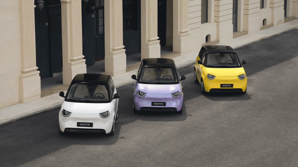 五菱同门内战：埃尚A100C VS 宏光MINI EV