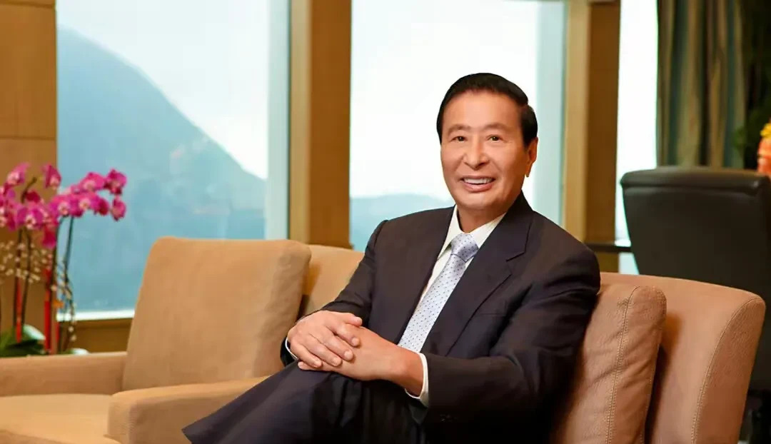 李兆基两儿子都添丁











豪门阔太不好当，嫁入千亿豪门，就要完成