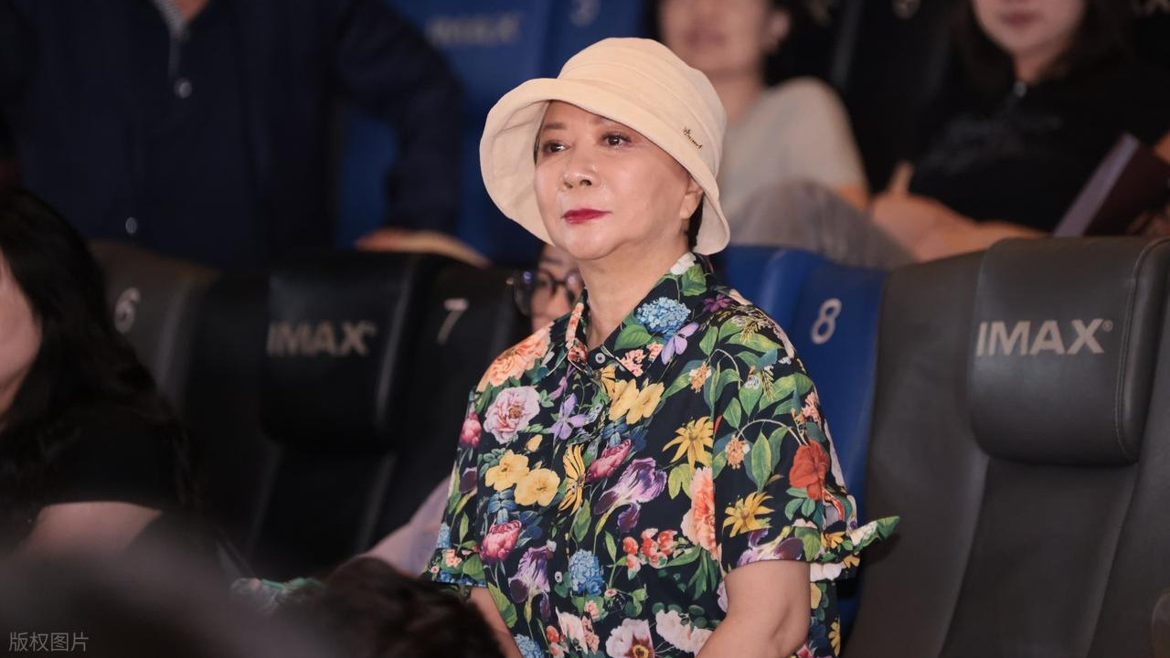 《戏台》的首映礼，蔡明哽咽地说那句话，告诉我们一个育儿真理