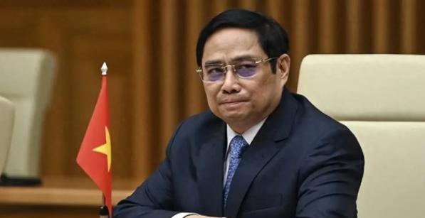 越南终于撕下面具，扯起美国大旗，朝中国背后捅了第一刀。
7月，越南突然宣布：对中