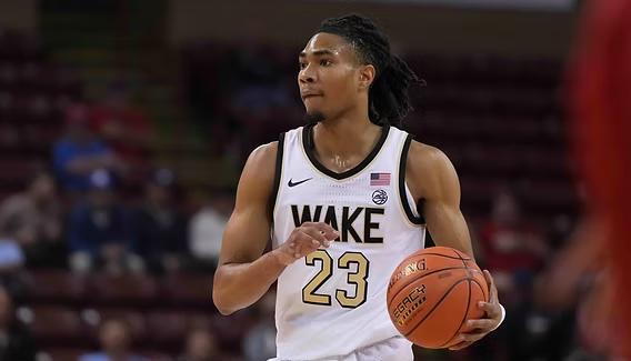 ESPN的沙姆斯·查拉尼亚报道，亨特·萨利斯已与费城76人队达成一份双向合同。