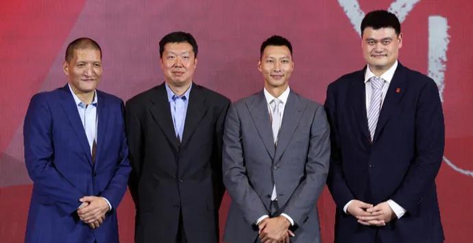 在中国职业化联赛中，足球和篮球是职业化程度最高的两个联赛，经过三十多年的发展 足