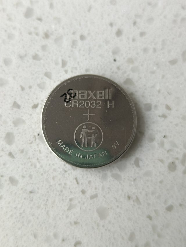 用2年零2个月提示电量低了
刚好手里有一个南孚2025，换完试试车好使