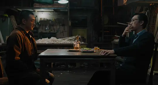 《毕正明的证明》是超出我预期的一部电影，那些涉及到铁路扒手团伙的“黑话”和争斗让