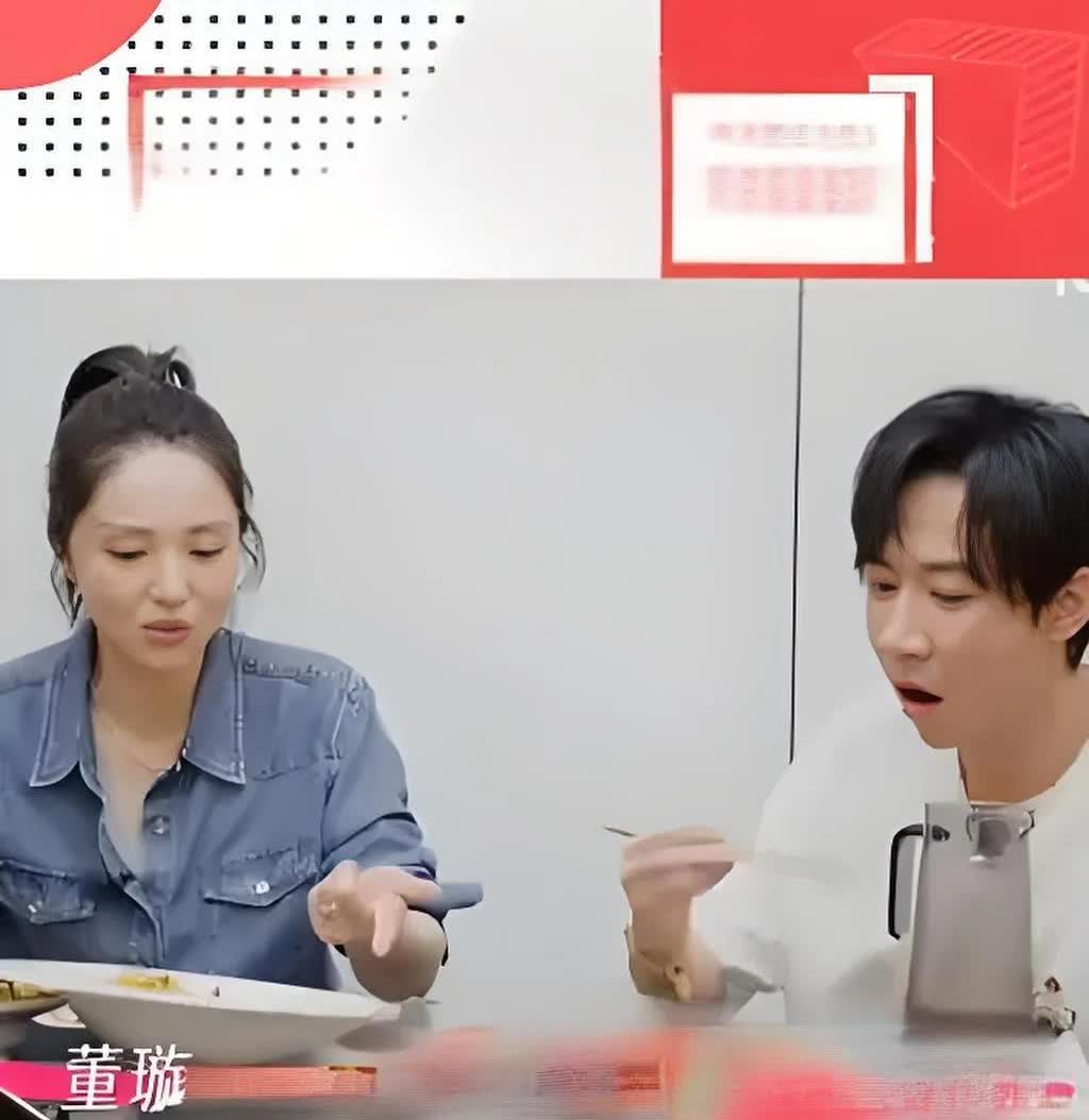 看到张维伊和董璇抢着结账我就想到了一个猴一个拴法的经超[捂脸]他才是真正大智慧坦