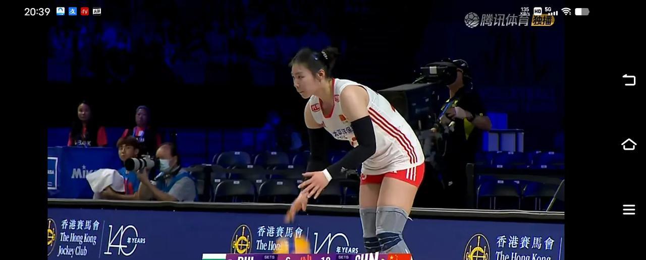 中国队女排极其艰难的以3:2战胜保加利亚女排，需要总结的太多，尤其是赵勇教练。
