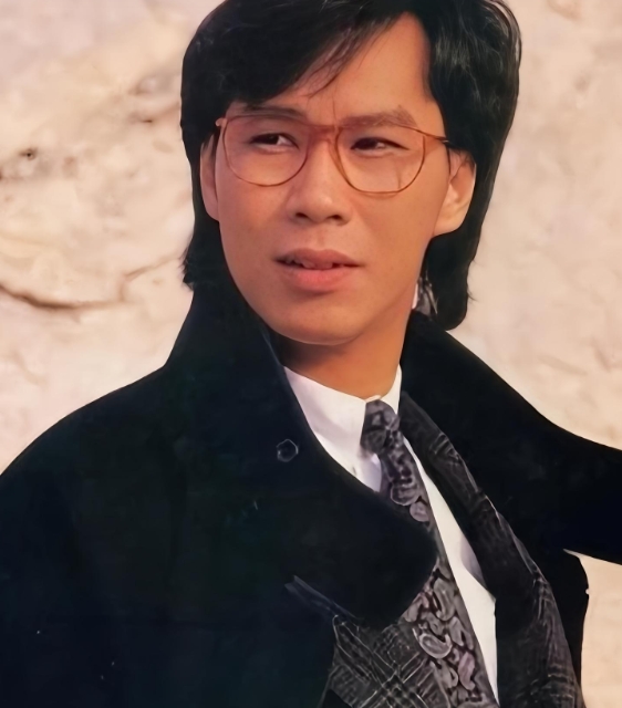 2002年，49岁的蔡国权遭遇车祸，妻子细心照顾、日夜守护，可是53岁那年，妻子