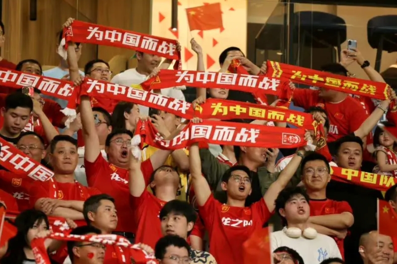 几乎同一时间，国足进行两场比赛，不能兼顾了，有点遗憾。

明天，19：00，世预