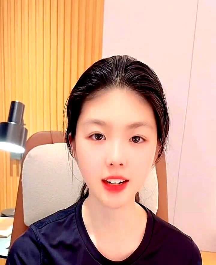很多人给汽车加油的时候喜欢坐在车上，让加油的服务员想怎么加就怎么加，加完直接付钱