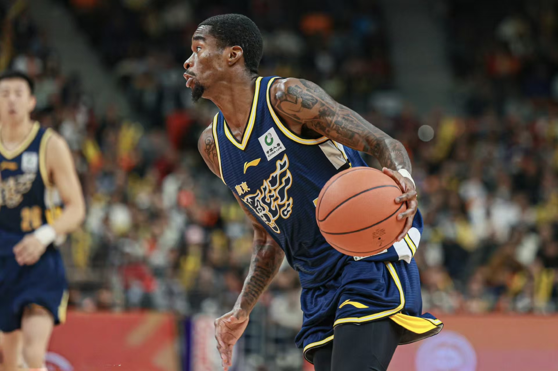 广东险被逆转，三外援轮番发威，焦泊乔吃饭睡觉打山西，家政奇兵