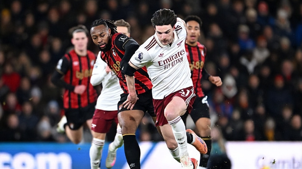 顶住看戏！铁卫自救真核双响，枪手客场逆转小樱桃，坐看双蓝大战