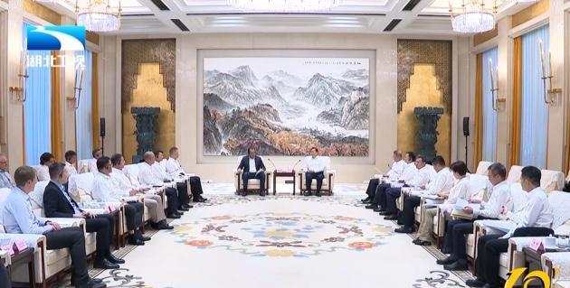 7月31日下午，湖北省领导在武汉会见斯泰兰蒂斯集团首席执行官安东尼奥·菲洛萨、东