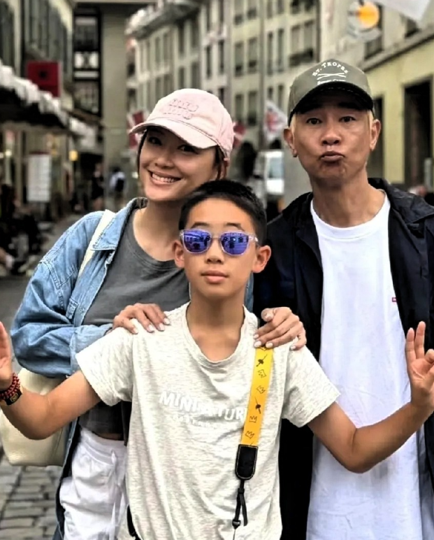 陈小春应采儿，都是我比较喜欢的明星，特别是陈小春，给我的感觉就是非常有男人味，做