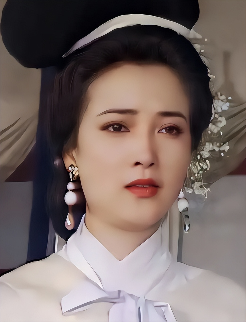 张子健和前妻离婚后重组家庭，但在前妻患癌离世时，张子健全程操办送走前妻，讲情讲义