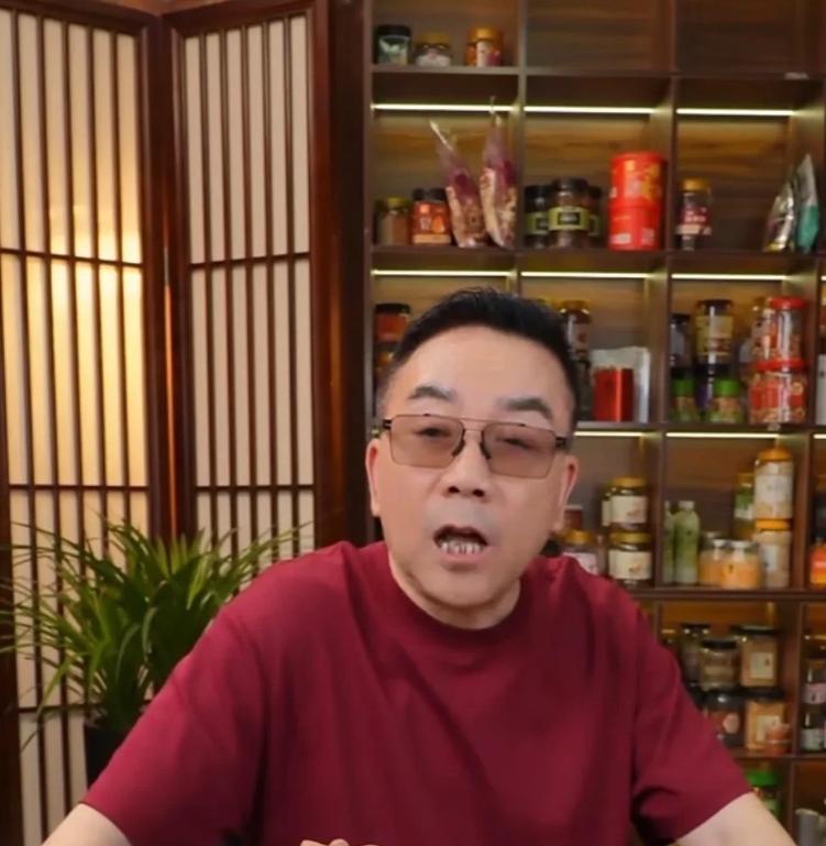 杨小五砸缸闹了百天，郭德纲为啥一直不吱声？

咱先把话说前头，这事儿网上传得沸沸