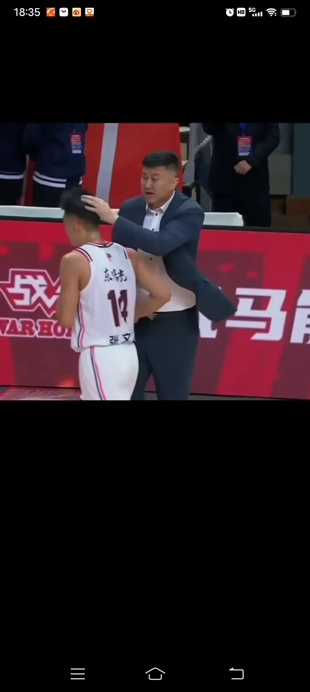 杜峰的小九九
昨晚的比赛，明眼人都能看出，杜指导留了一手，王荣奇去哪了？防守悍将