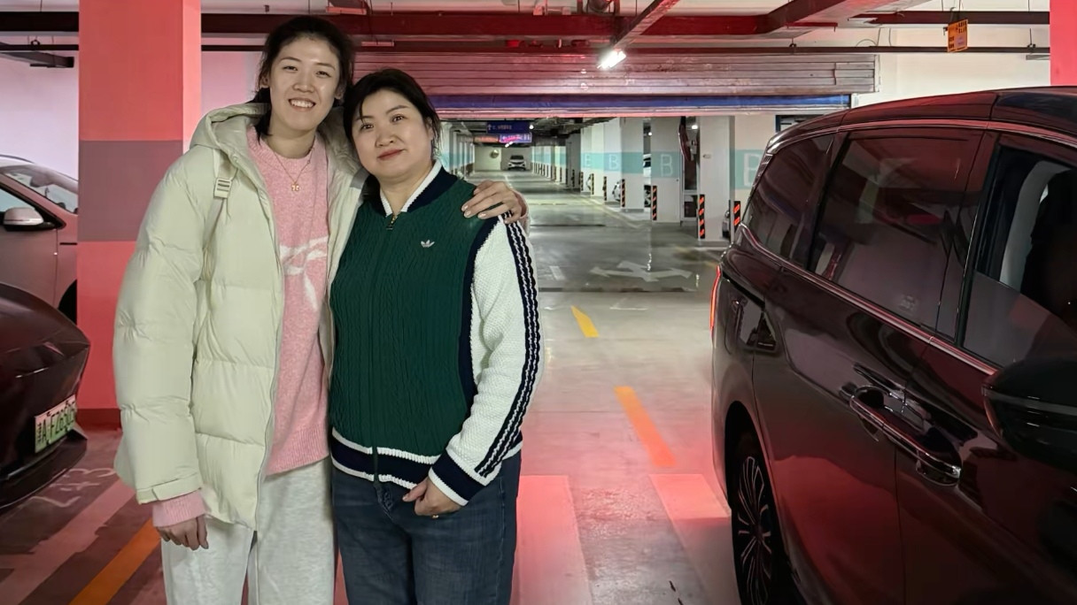 李盈莹凌晨出发！行李箱带擀面杖，妈妈将陪伴，艾格努迎来帮手