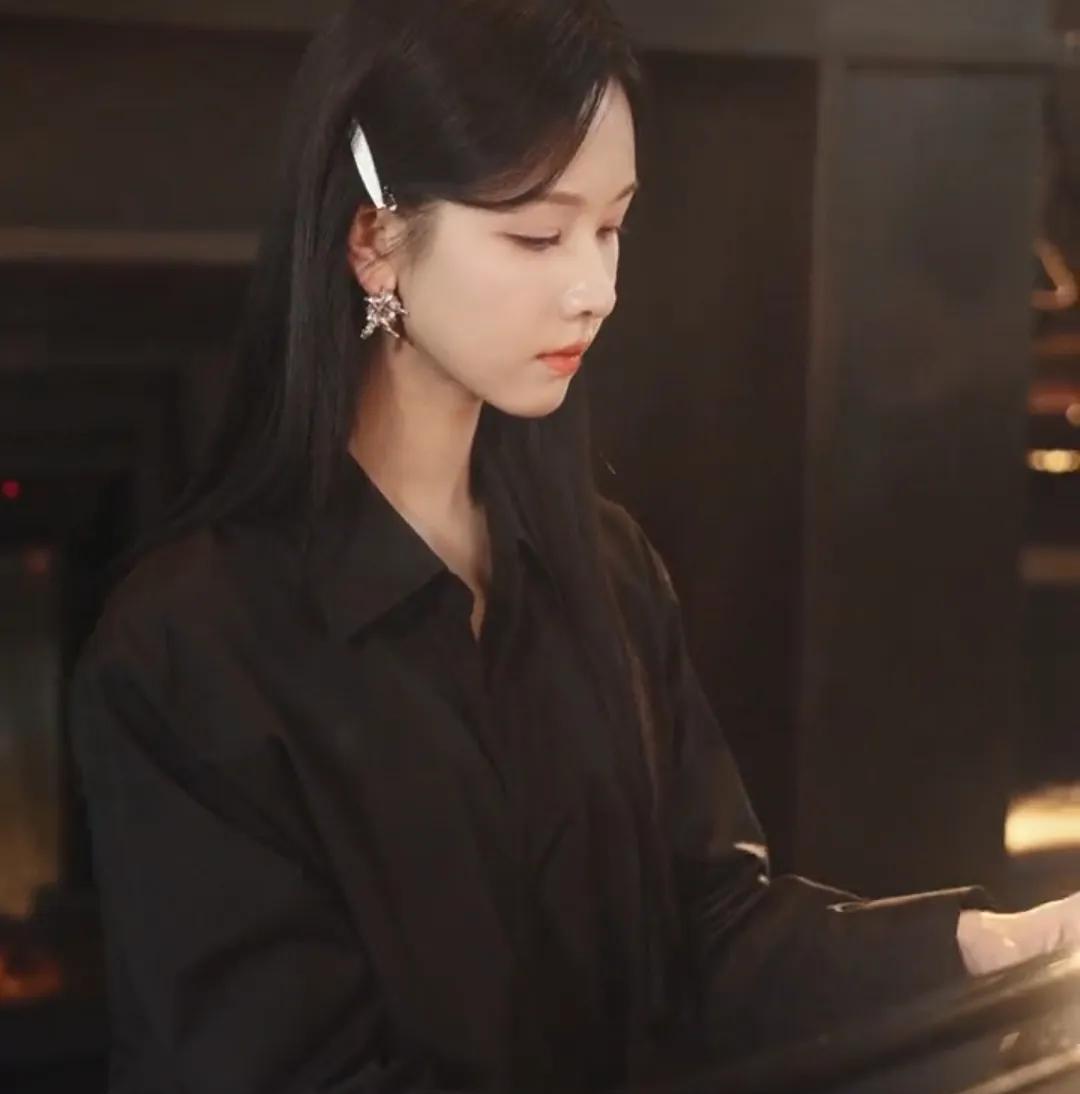 天哪现偶小说女主既视感好强 陈都灵什么时候拍个现偶啊，这个视频的清晰度真的比上一