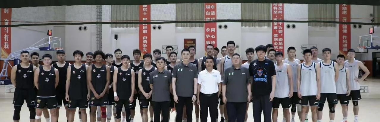 今日辽篮新闻汇总如下:
2. 辽宁男篮在与山东男篮的内部教学赛中以81:78获胜