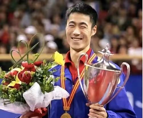 王励勤3次登上国际乒联荣誉墙！刘国梁2次，马琳、王皓各1次～
国际乒联荣誉墙只承