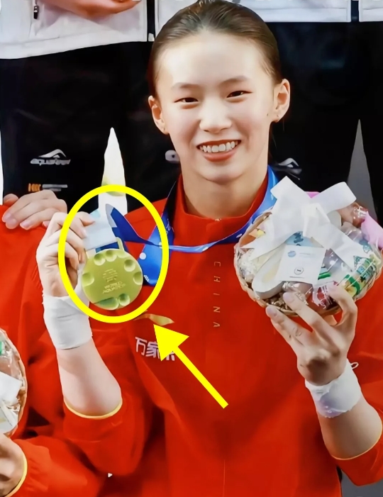 陈芋汐又赢了！
不是连拿两站冠军，
也不是拿了两块金牌，

而是赢在了稳定的心态