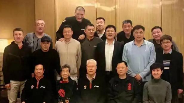 看了96黄金一代长春聚餐，才发现跨96、08“两金”王治郅绝对巨星