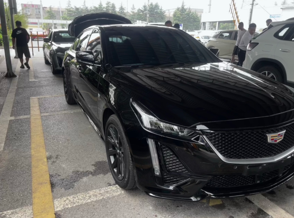 5000公里才发现排气管漏气
一个月的新车5000公里送去保养，开去4S店的师傅