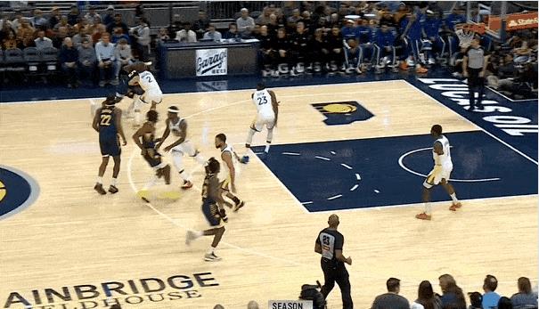 勇士天才锋线库明加终于支棱起来了！在今日勇士对阵步行者的第一节比赛中，巴特勒完成