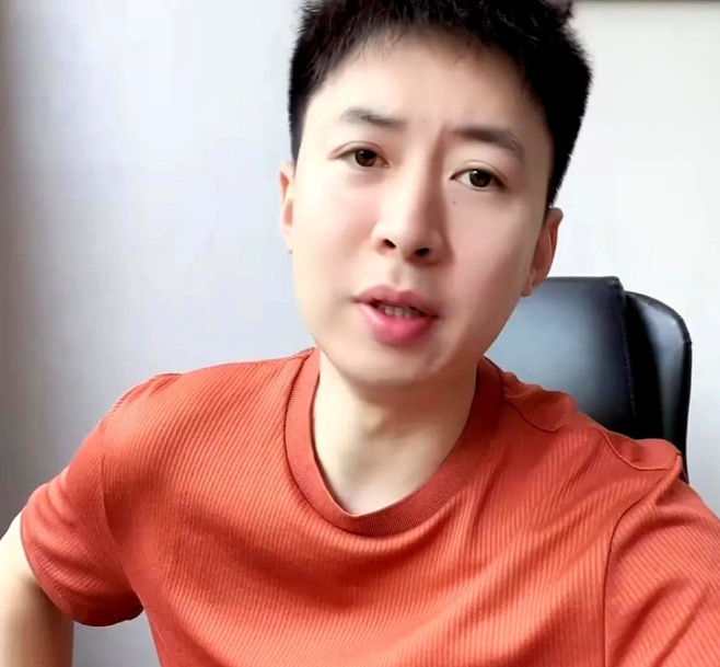 相持真王只有三位

不用再吵了，前国乒亲口盖章。

方博直播点名：樊振东、马龙、