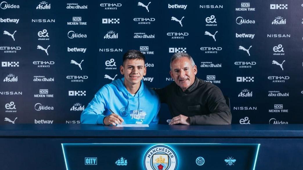 总价2350万欧！曼城官方：19岁阿根廷中场埃切维里正式加盟球队