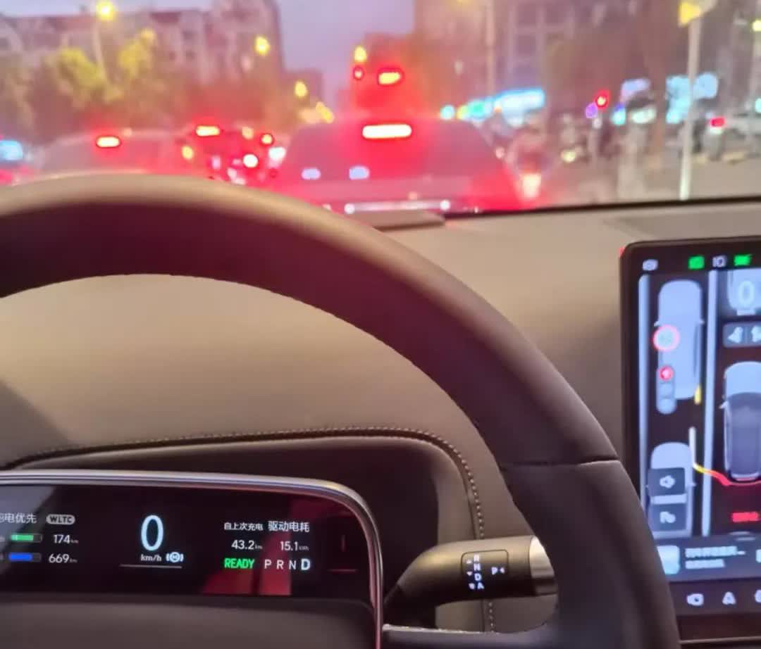 汽车最怕什么 ，来看看

​1、第一、最怕可乐
车子行驶久了大灯发黄，影响