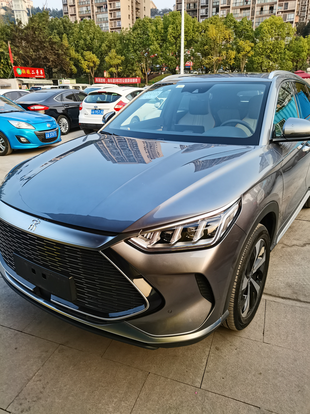 我买的二手体验
这车优点还是很多的，缺点也有。我买的是二手51尊荣，城区高速我都