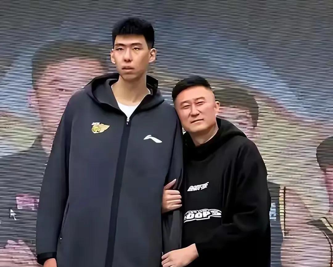 杜锋和徐昕二选一，是广东宏远的必答题——今年的广东宏远可谓是多事之秋，先是季后赛