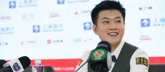上海大师赛四强诞生

1、大师塞尔比。曾经霸屏多年的世界第一在上海拿下了当今