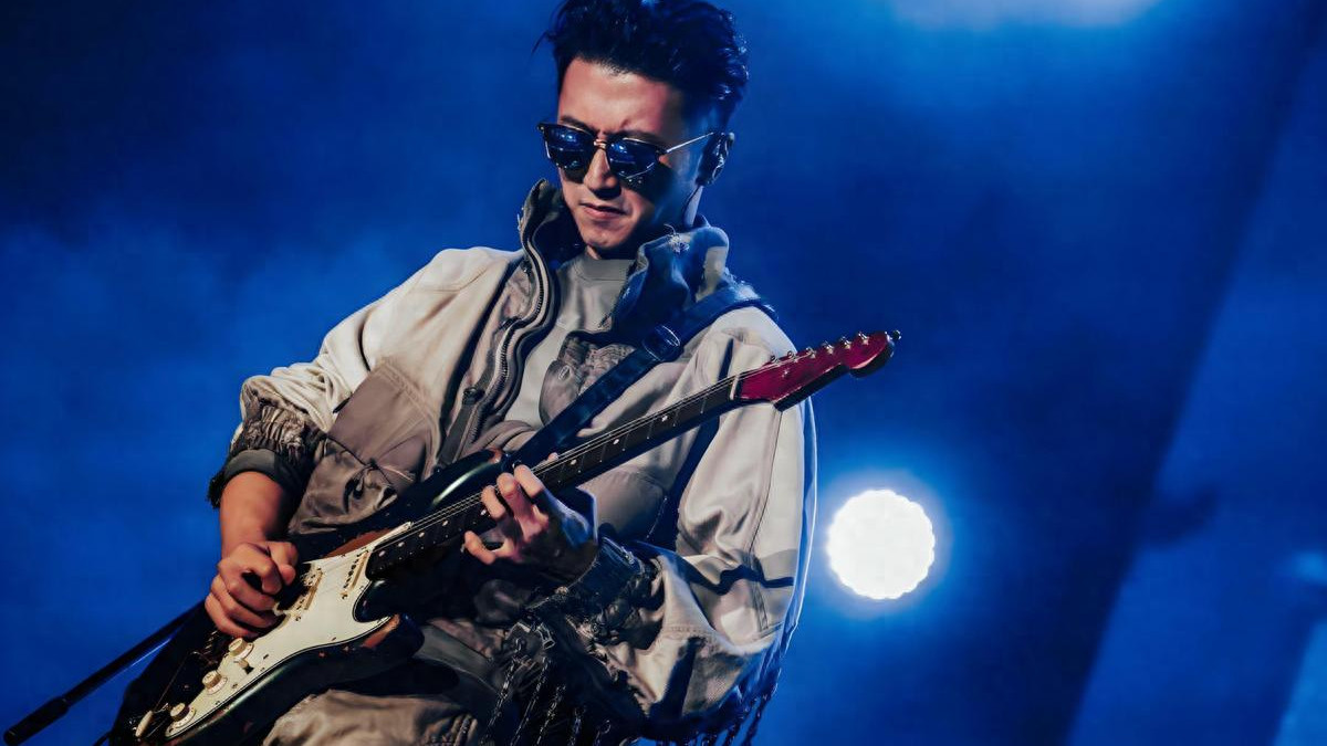 进化演唱会举办前，市面上出现一种罕见现象，谢霆锋做法非常暖心