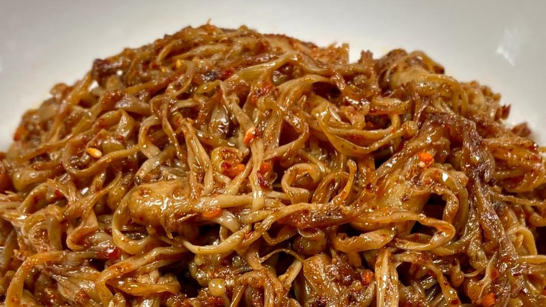 【厨房小白也能闪光的5分钟神菜——烧烤味金针菇】