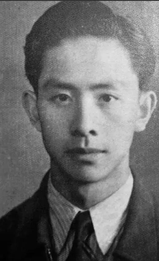 1948年，地下党盛超群遭老虎凳酷刑，腿被撬断，为求“自保”，主动给出一份12人