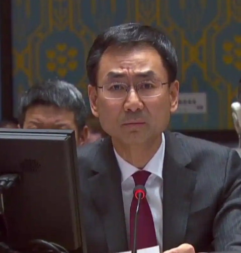 中国代表被美国卡签证了











美国又出幺蛾子！竟敢不给中国代表签