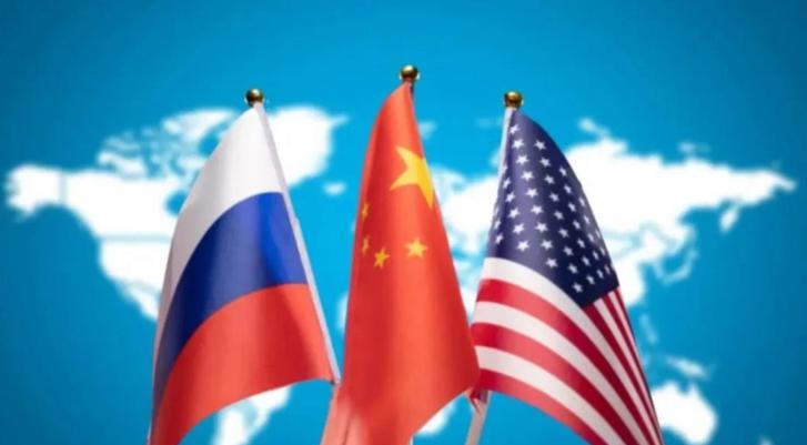 只要中国不动，美国就不敢和俄罗斯直接开战，同样，只要俄罗斯不动，美国也不敢轻易和