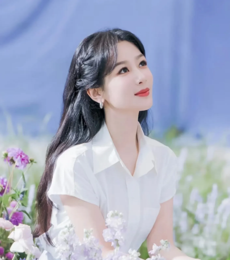 杨紫，入围了白玉兰视后
我本以为稳了，
没想到

入围的人选不仅有刘亦菲《玫瑰的