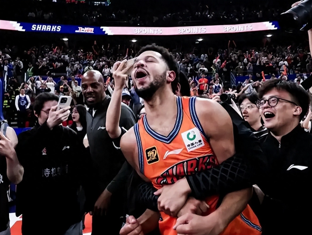 辽宁男篮本赛季的问题都不用分析，就是外援不给力，布朗和奥利弗离队，亨特加盟后成为