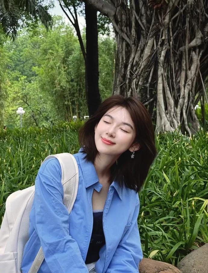 又辣又美，浑身散发耀眼光芒
最近呀，宁心的一组造型在网上可算是引起了轩然大波，看