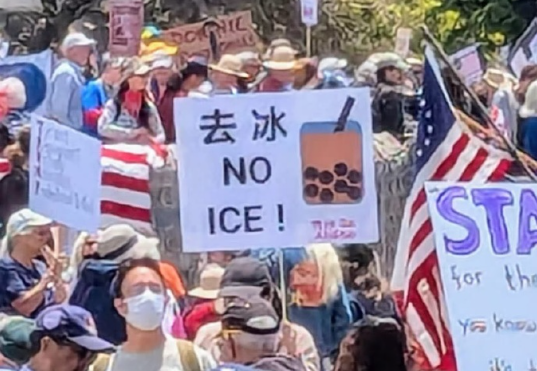 美国人民大游行要求奶茶一定要去冰（不是)[捂脸哭][捂脸哭][捂脸哭][捂脸哭]