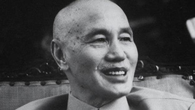 西安事变给蒋介石身体造成什么伤害？拔光牙齿才治好，让人心酸