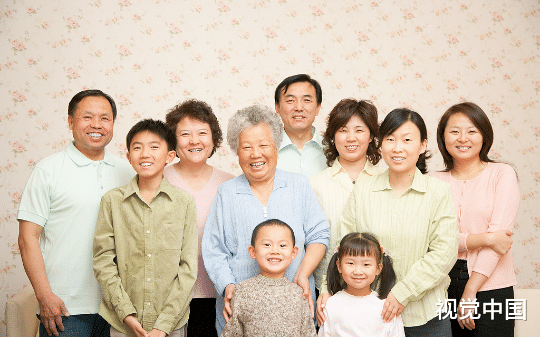 赖在我家的大姑，她只想谈恋爱