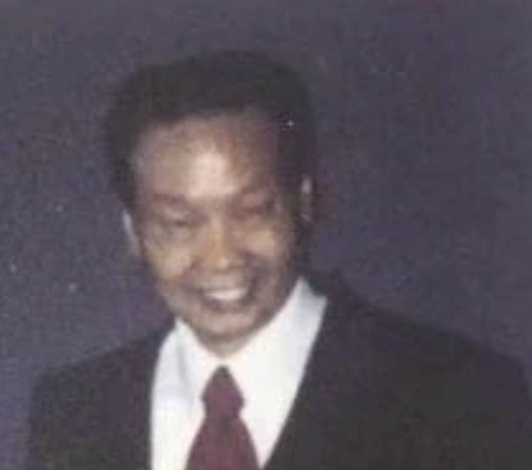 1986年，潜伏美国长达37年的王牌特工金无怠被捕，在遭受严酷审讯后，他突然有气