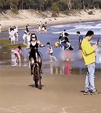 这就是个傻妞。