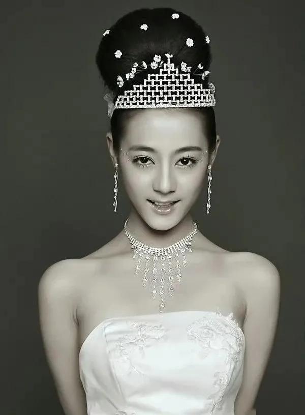 素人时期的迪丽热巴，这个时期真的可可爱爱，鲜嫩无比。#迪丽热巴#