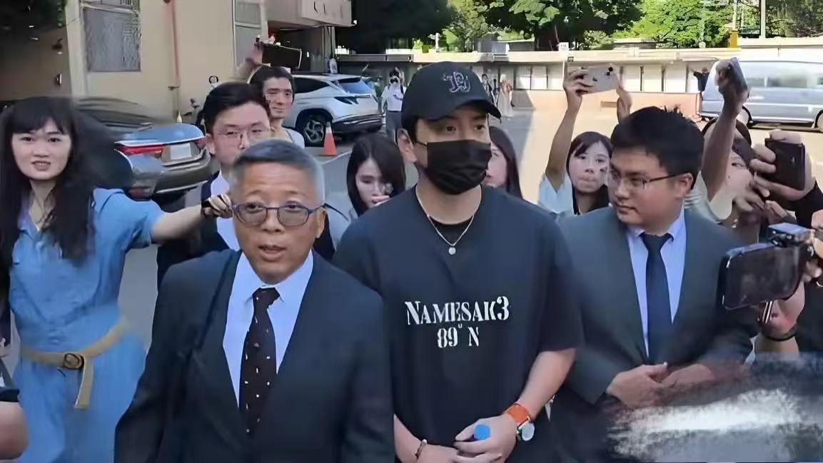 大量台星逃兵役被查绝非偶然，其实和《沉默的荣耀》是一个套路
