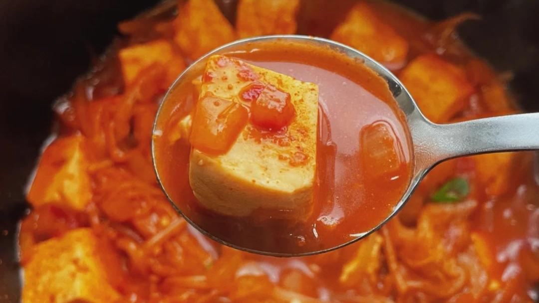 一人食·韩式泡菜豆腐汤｜暖身必备，一口热汤幸福感爆棚！